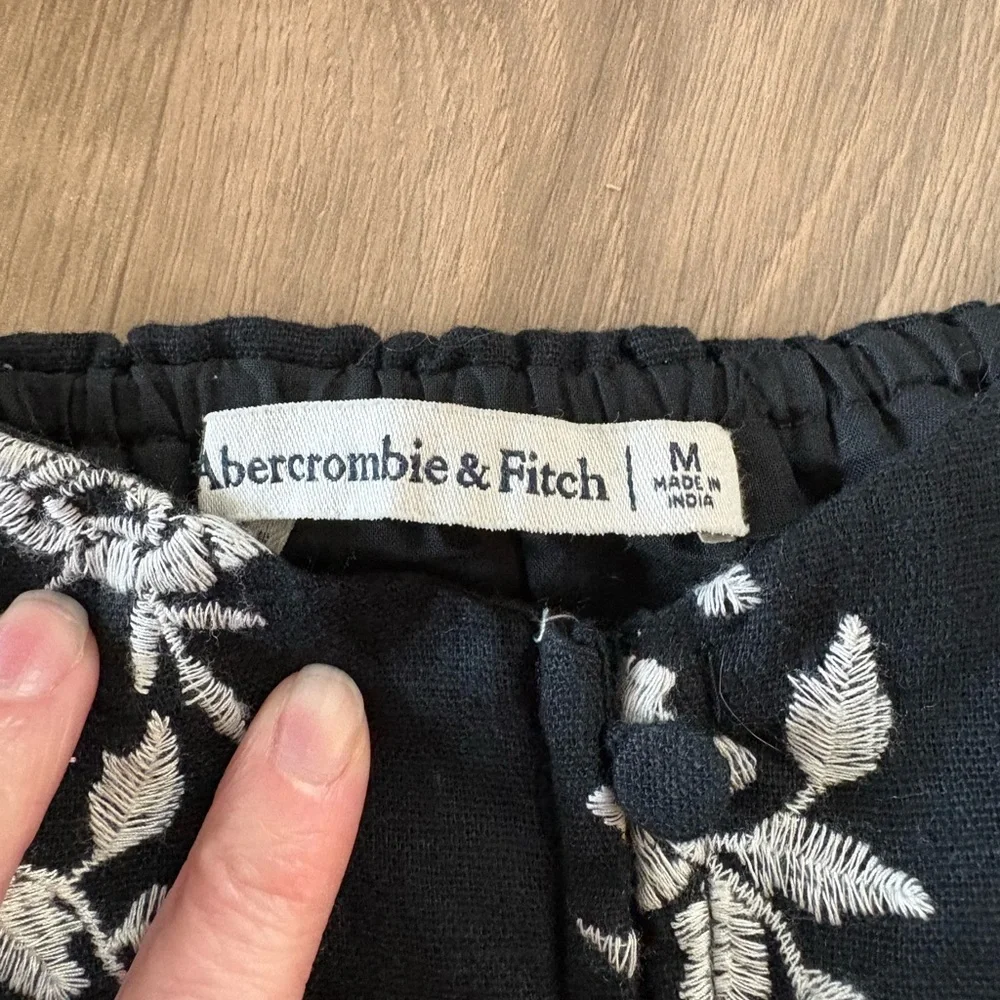 Abercrombie and Fitch Embroidered Linen Blend Mini Dress - Picture 2 of 7